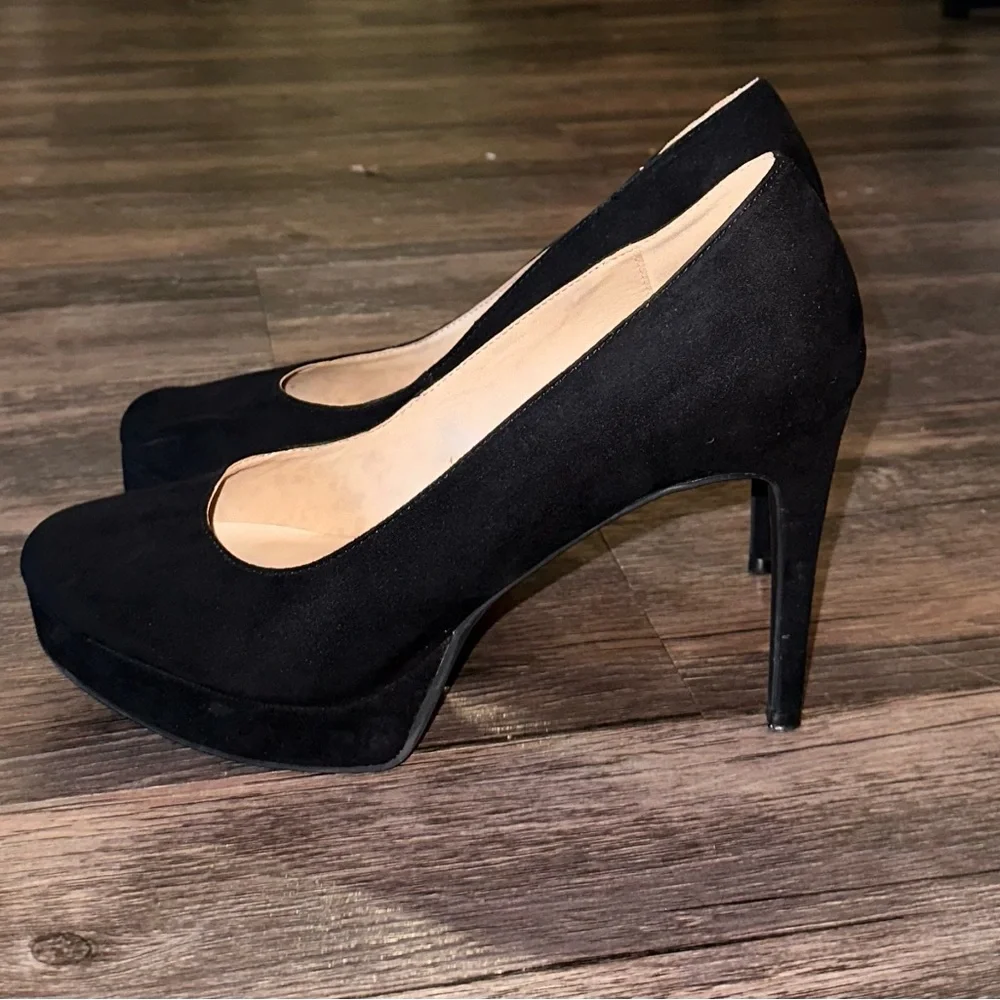 Chinese Laundry Black Suede Platform Pumps size 10